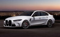 BMWの高性能セダン「M3」は標準モデルでフロント19インチ、リア20インチの異径ホイールを装着。より大きな21インチの「ボルクレーシングG29」を装着した姿（写真）は、一段と精悍（せいかん）さを増している。