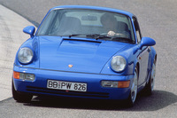 「ポルシェ911」と「718ケイマン／ボクスター」に限定モデル　懐かしの青いボディーカラーが特徴