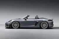 500PSの4リッター自然吸気エンジンを搭載　「ポルシェ718スパイダーRS」受注開始の画像