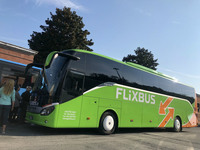 車両は、ダイムラーの商用車ブランドのひとつであるゼトラ。