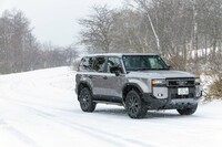 ロケの最中には雪が降りだし、いつの間にやら吹雪に。当取材の水先案内人を務めた、八ヶ岳に居を構えるK氏によると、この日の状況は「八ヶ岳でもめったにないほど過酷」なものだったとか。無事に帰れてよかった……。