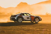 車高は、「911カレラ」のスポーツサスペンション装着車に対して50mmアップしている。標準装備のリフトアップシステムにより、フロントエンドとリアエンドをさらに30mm上げられる。