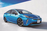 新デザインをまとった「トヨタ・プリウス」発売