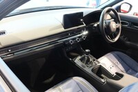 唯一の「ミツオカM55コンセプト」は、1.5リッターターボモデル。写真のとおりMT仕様だが、AT仕様で仕立てることもできる。