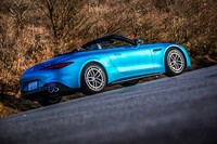 メルセデスの最上級オープンスポーツカーとして長い歴史を持つ「SL」。7代目にあたる新型は、メルセデスAMGブランドのモデルとして開発された。