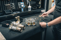 今回の体験会では、ヒストリックモデル共通の重要パーツであるウェーバーキャブレターについての解説も行われた。機械としての魅力にあふれた燃料噴射装置ではあるが、機能を維持するためには正しい知識とメンテナンスが必要だ。