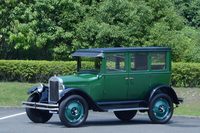 1925年に登場した「シボレー・スペリア シリーズK」。シボレーはこのクルマにより、エセックスに次いで箱型ボディーを大衆車に導入。シリーズKは大成功を収め、1927年には生産台数で「T型フォード」を抜いた。（写真＝トヨタ博物館）