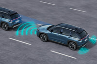 スズキが新型コンパクトSUV「ビクトリス」を発表　ストロングハイブリッドも用意の画像