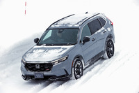 現行型「CR-V」には車速が3～20km/hの状態で稼働するヒルディセントコントロールも搭載される。こうしたシステムの採用は、CR-Vとしては初のことだ。