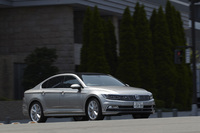 新型「パサート」は、フォルクスワーゲン・グループの次世代プラットフォーム戦略「MQB」にのっとって開発された。
    