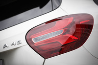 メルセデス・ベンツA250シュポルト 4MATIC（4WD/7AT）／メルセデスAMG A45 4MATIC（4WD/7AT）【海外試乗記】の画像