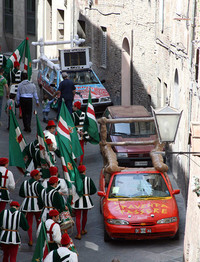 町内会の歴史装束隊ともニアミス。