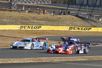 パレードラン「NISSAN RACING DNA」で先頭を走った、1999年のルマンに参戦した「R391」（写真手前）と、98年のルマンで星野一義・鈴木亜久里・影山正彦のドライブにより総合3位に入った「R390 GT1」。後方に見えるのは92年の全日本スポーツプロトタイプカー耐久選手権（JSPC）のチャンピオンマシンである「R92CP」。