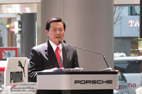 エクセレンス インターナショナルの藤田 正社長は、KTRとタッグを組んでのSUPER GT参戦の意義について「これを機にポルシェの存在感を高め、オーナーとの絆を深めたい」と述べた。
    