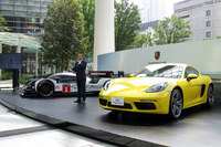 質疑応答にて報道陣の質問に回答する七五三木敏幸社長。