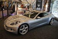 
    VLオートモーティブの4ドアセダン「DESTINO（デスティーノ）」。
    