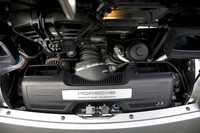 カレラ4S、カレラ4Sカブリオレに搭載される、3.8リッター水平対向6エンジン。