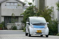 静粛性が高いため、住宅街も気兼ねなく走れる。