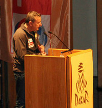 1月4日正午、パリダカ責任者のエティエンヌ・ラビーニュ氏が、参加者や関係者へ向けて大会中止を発表した。