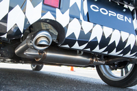 生きのいい排気音を聞かせてくれたマフラーは、テールエンドの凝った造形も特徴。ぜひこの形のまま市販化してほしい。