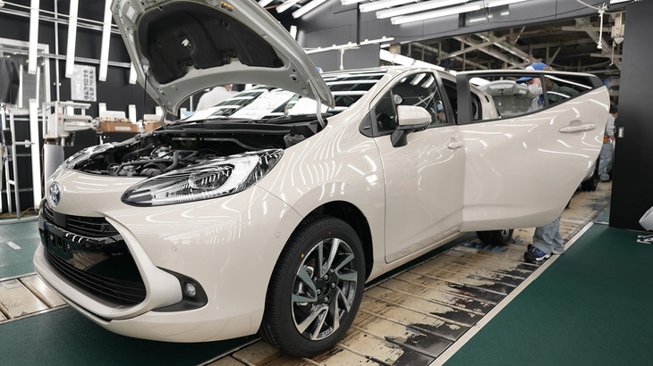 検査工程で入念な品質チェックを受ける。