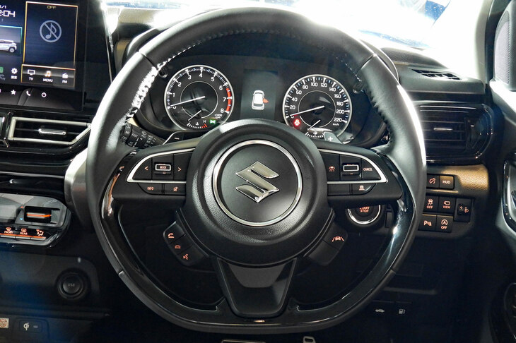 スズキ・フロンクス（ステアリングホイール）