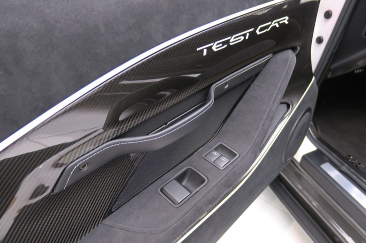 日産GT-R50 by Italdesign（ドアコンソール）