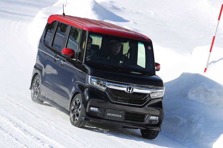 「N-BOXカスタム G・LターボHonda SENSING」（FF／ターボ）。