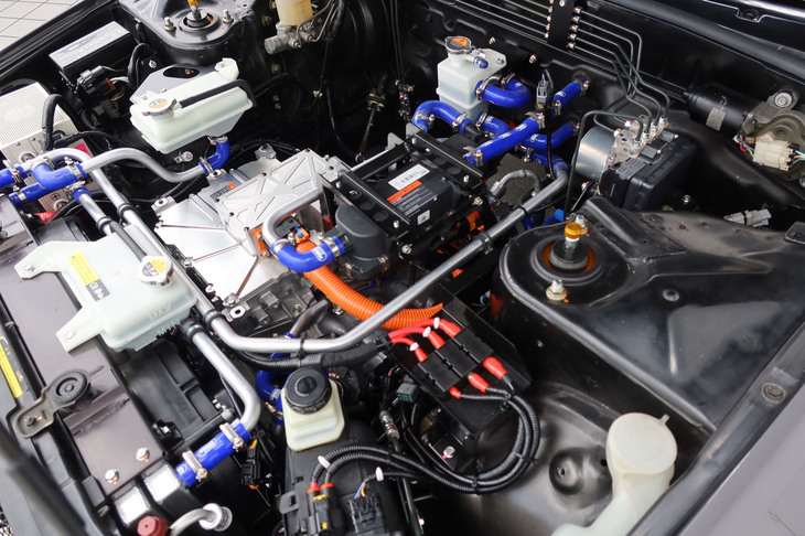 日産R32EV（フロントボンネット下のモータールーム）