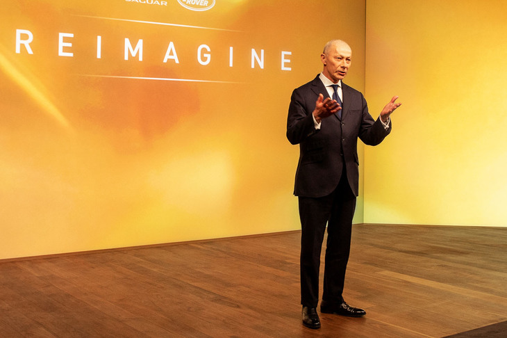 「Reimagine」を発表した英ジャガー・ランドローバーのティエリー・ボロレCEO。