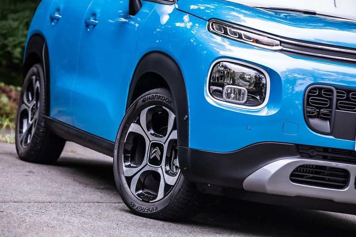 今回の試乗車は、前後215/50R17サイズの「ハンコック・キナジー4S」オールシーズンタイヤを装着していた。