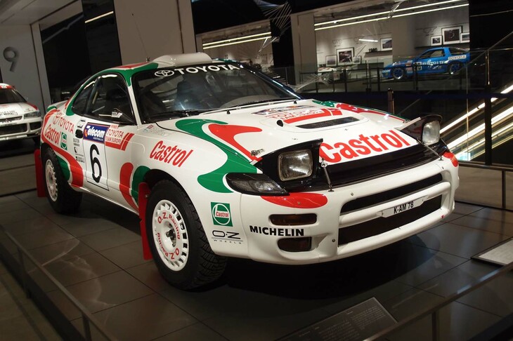 「トヨタ・セリカGT-FOUR」（1993年）は日本車で初めて、WRCにおいてメーカー・ドライバーの両タイトルを獲得した。