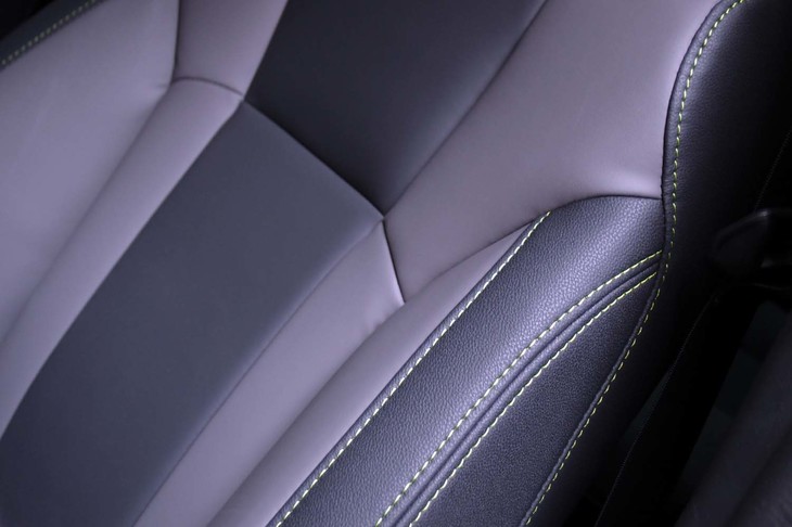 スバル・レガシィ アウトバックX-BREAK EX（フロントシート）