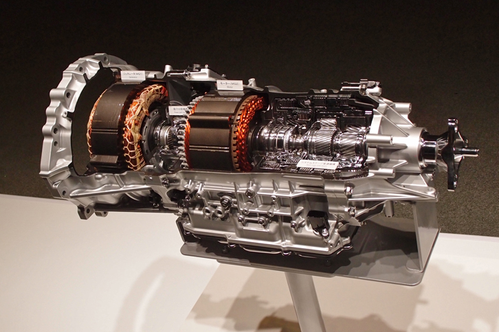 ハイブリッド車「LS500h」のマルチステージハイブリッドトランスミッション。