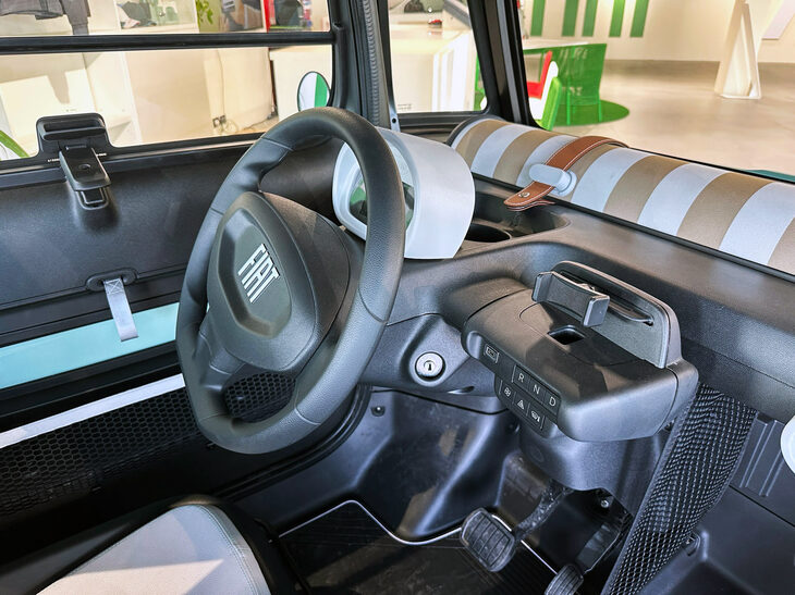 ダッシュボードも細部を除き、基本的に「アミ」と同一だ。