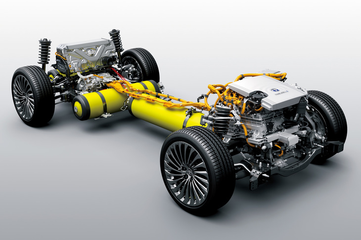 燃料電池車「トヨタ・ミライ」のランニングシャシー。「カローラH2コンセプト」の水素タンクには、ミライのそれと基本的に同じものが搭載された。