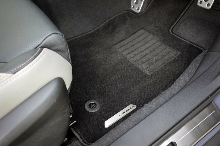 スバル・レヴォーグ レイバック用品装着車（フロアカーペット）