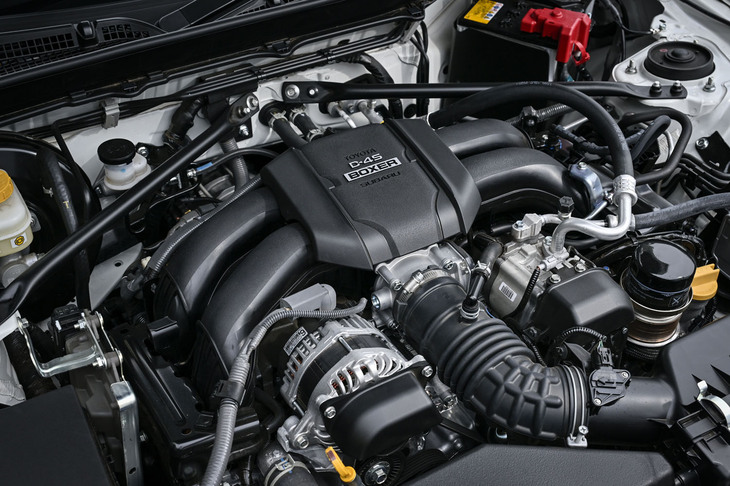 スバルBRZ STI Sport（エンジン）