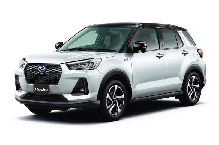 2024年7月18日に生産が再開された「ダイハツ・ロッキー」のハイブリッド車。これによりダイハツは、型式を取り消された「グランマックス トラック」とその姉妹車を除き、全ラインナップで生産・デリバリーを再開した。
