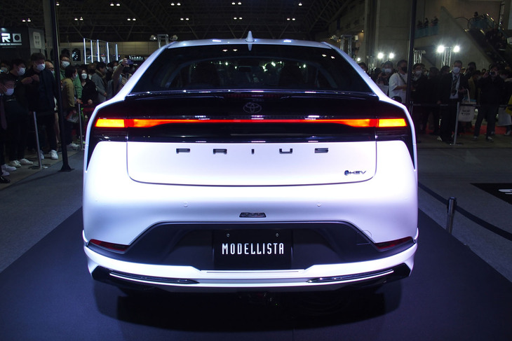 トヨタ・プリウスELEGANT ICE STYLE（リアセクション）