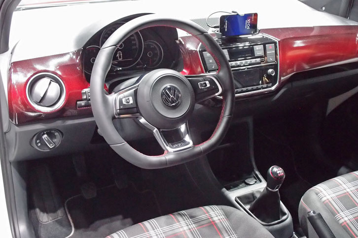 フォルクスワーゲンup! GTI（インテリア）
