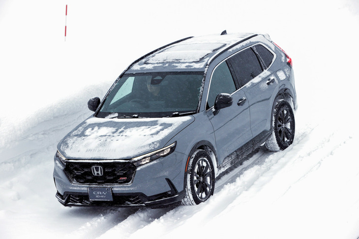 現行型「CR-V」には車速が3～20km/hの状態で稼働するヒルディセントコントロールも搭載される。こうしたシステムの採用は、CR-Vとしては初のことだ。