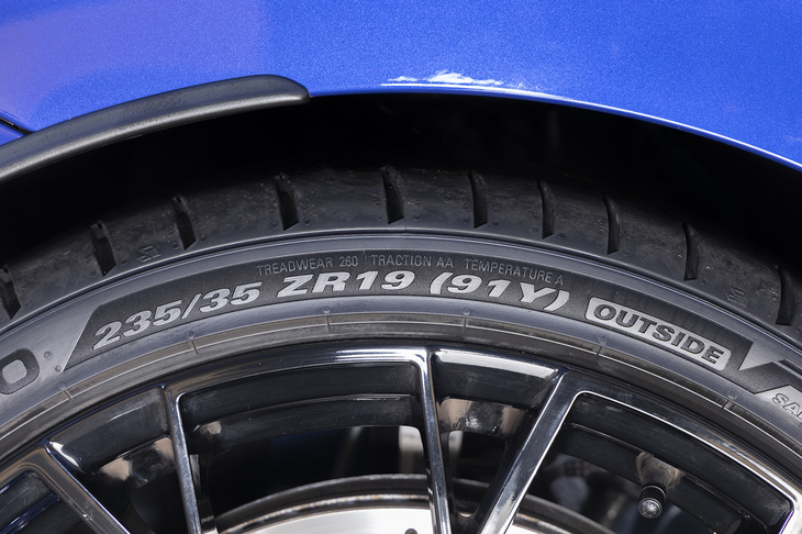 ラインナップは「エクスタ スポーツ」が17～22インチの全63サイズ（2026年2月から順次発売）、「エクスタ スポーツS」が19～22インチの全50サイズと非常に潤沢だ。