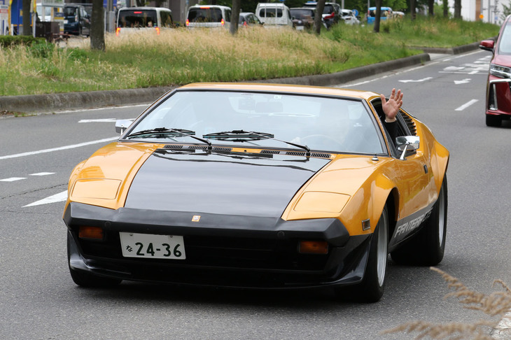 1974年「デ・トマソ・パンテーラGTS」。フォード製5.8リッターV8 OHVエンジンを積んだ米伊混血スーパーカー。