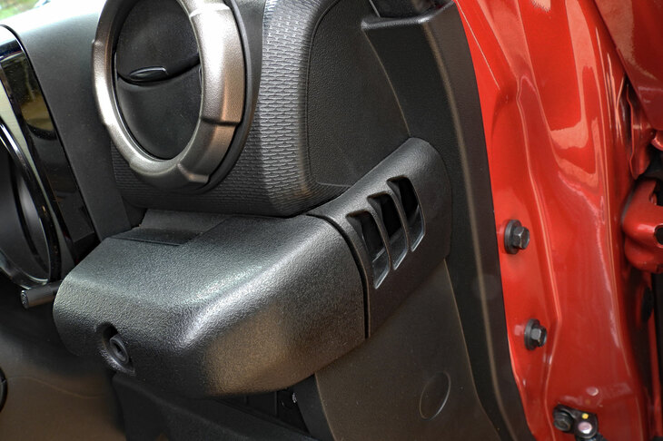 スズキ・ジムニー ノマド（インストゥルメントパネルまわり）