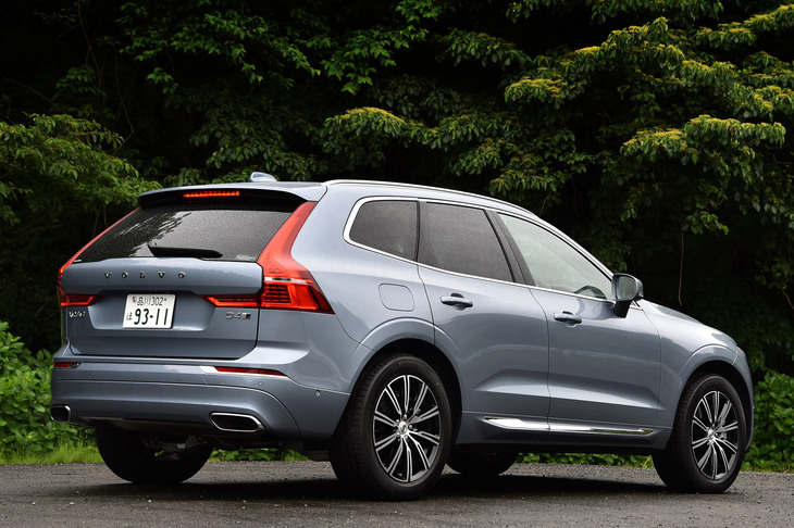 現行型の「ボルボXC60」は2代目にあたるモデルで、国内では2017年10月にデビュー。ディーゼル車の導入は半年後の2018年4月にスタートした。