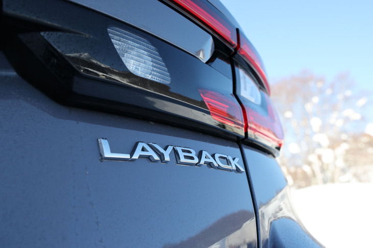 「レヴォーグ レイバック」はharman/kardonのプレミアムオーディオや高度運転支援システム「アイサイトX」を標準装備とした「リミテッドEX」のモノグレードで展開される。車両本体価格は399万3000円。