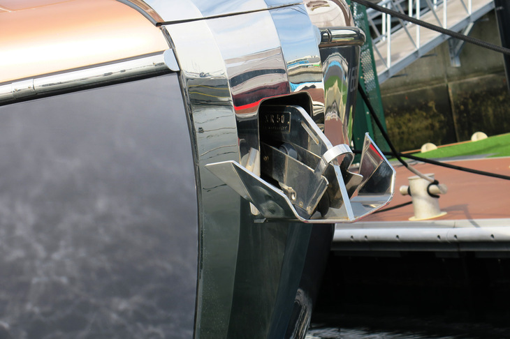 レクサスLY650（アンカー）