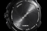 セイコーから「ホンダNSX」とのコラボウオッチが登場の画像