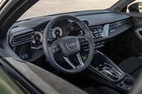 デジタルメータークラスターは10.25インチが標準仕様。フルHDの12.3インチをオプションで選択できる。